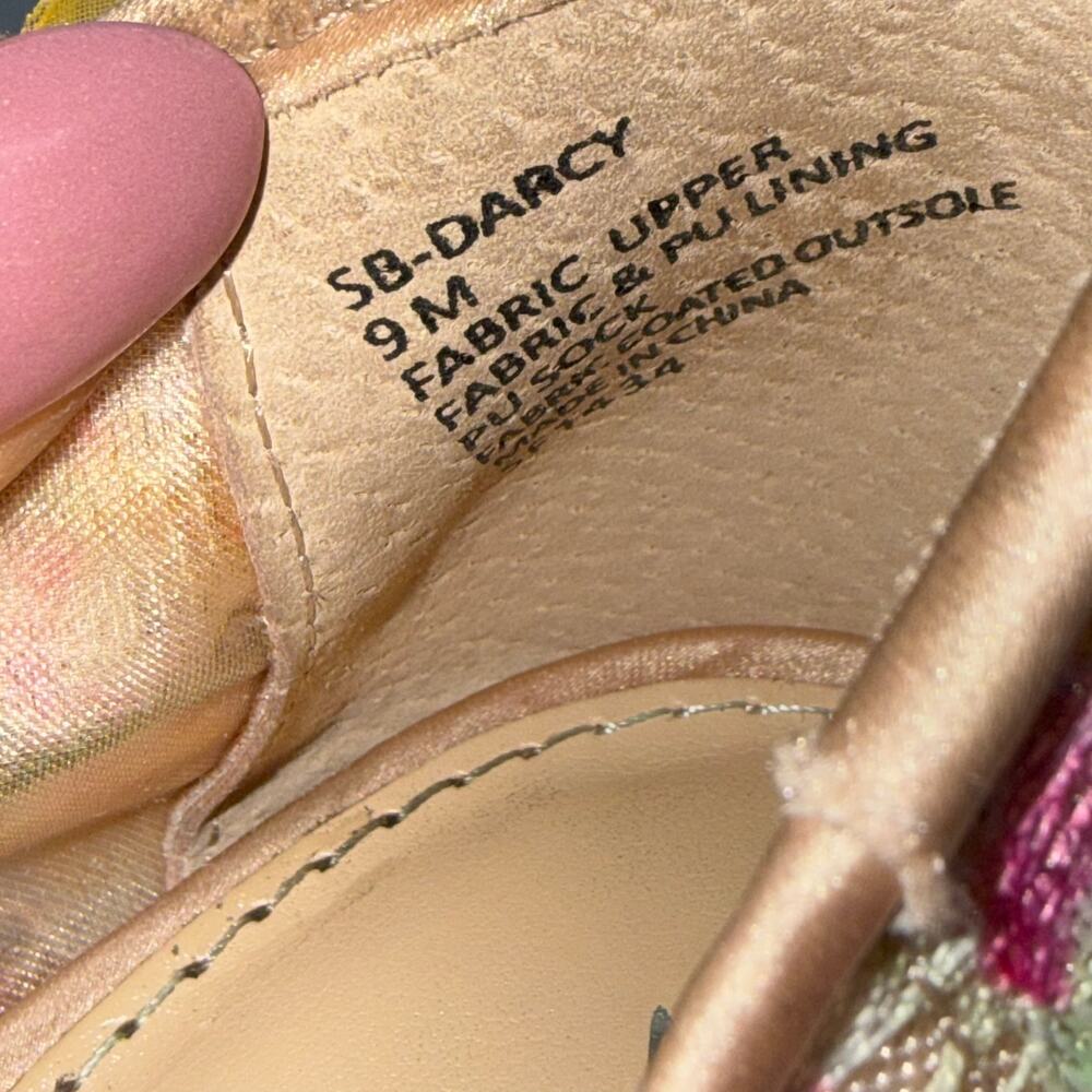 Betsey Johnson Darcy Pump Heels Women's Multicolor Floral 3D Flower Pointed Toe - Picture 7 of 8
